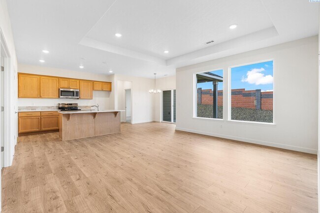 Building Photo - Beautiful brand new rental