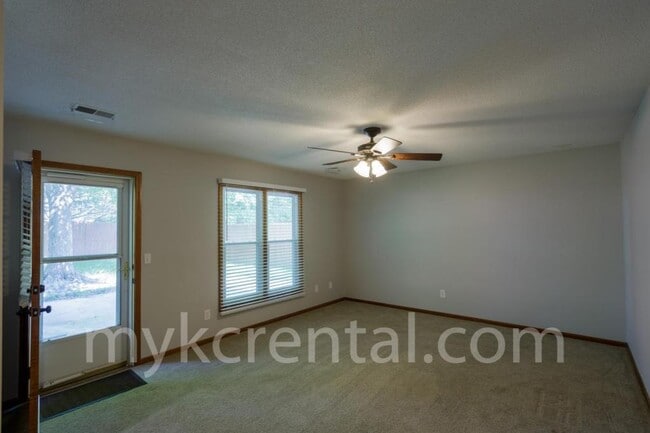 Building Photo - 2024 S Downing St