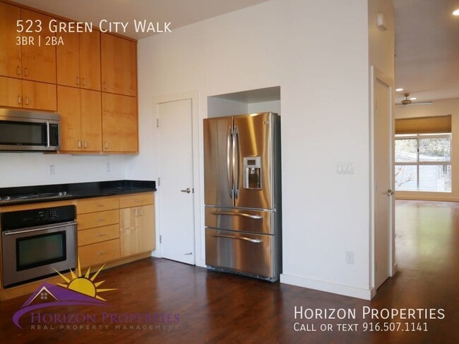 Building Photo - 523 Green City Walk