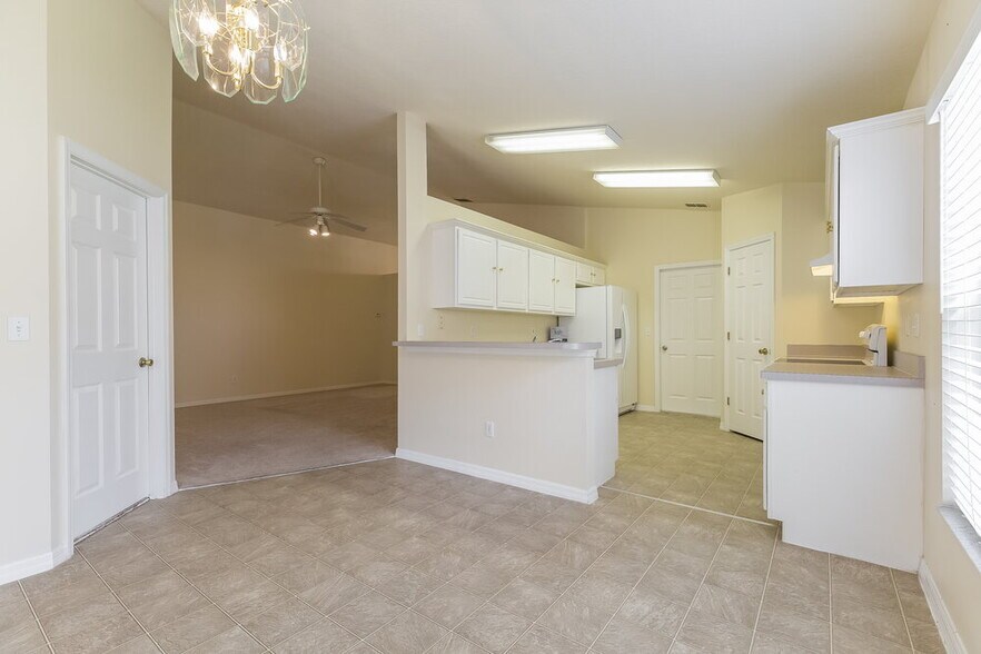 Building Photo - 642 Whisper Sound St