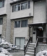 Building Photo - 259 Village Ct