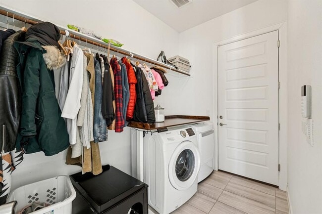 Building Photo - 7113 Garnet Mill Ln