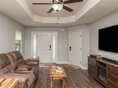 Building Photo - 452 Evening Falls Dr