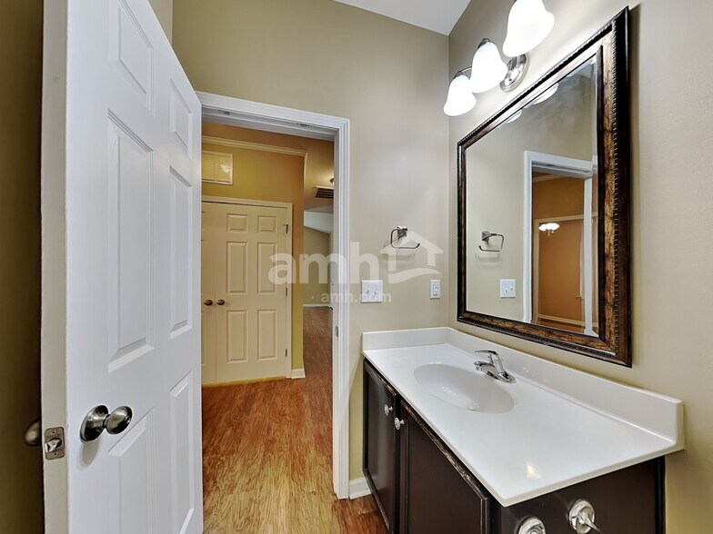 Building Photo - 1624 Fern Hollow Trl