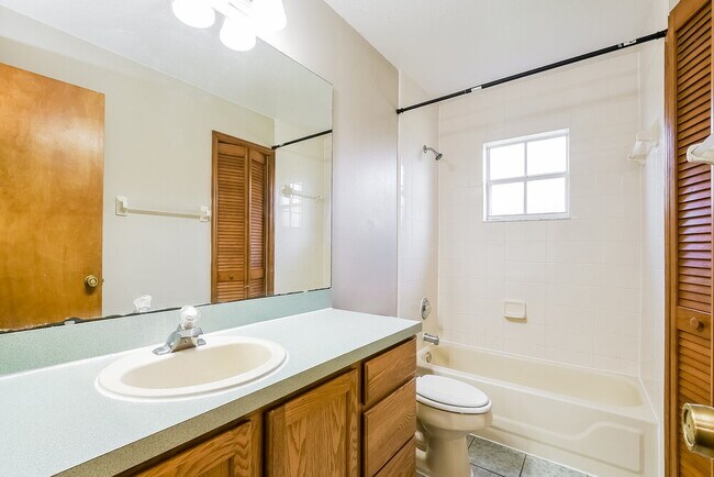 Building Photo - 2391 Sweetwater Blvd