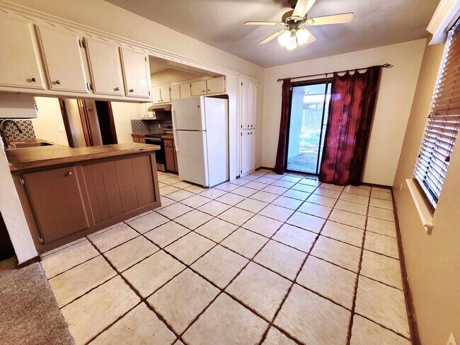 Building Photo - Spacious Living in a Prime Yukon Location
