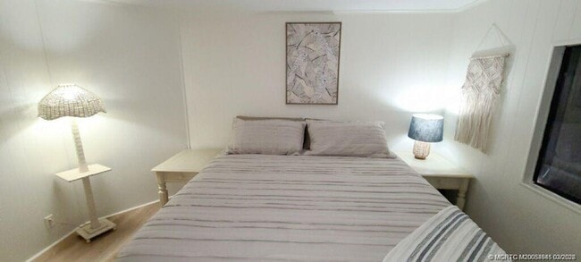 Building Photo - 7777 SE Continental Dr