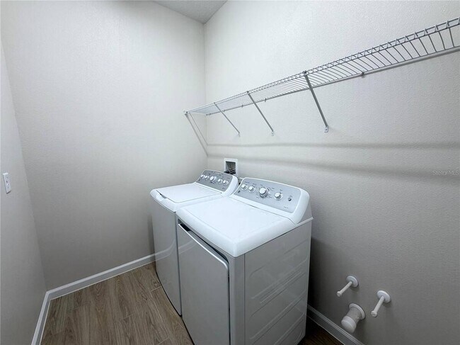 Building Photo - 474 Lady Palm St
