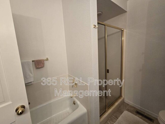 Building Photo - 5601 W 18th St