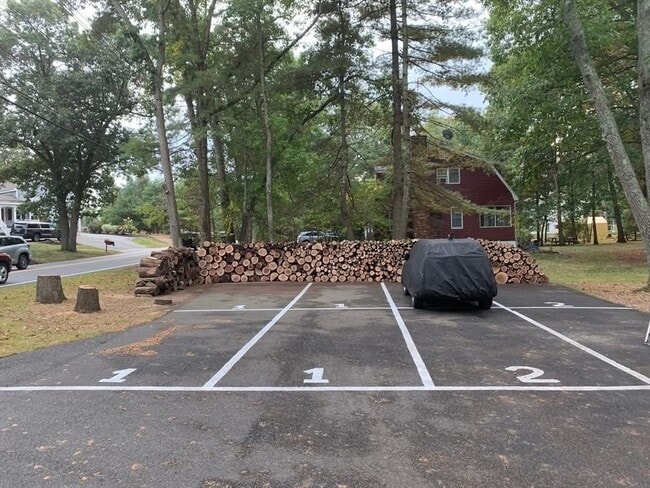 Building Photo - 63 River St