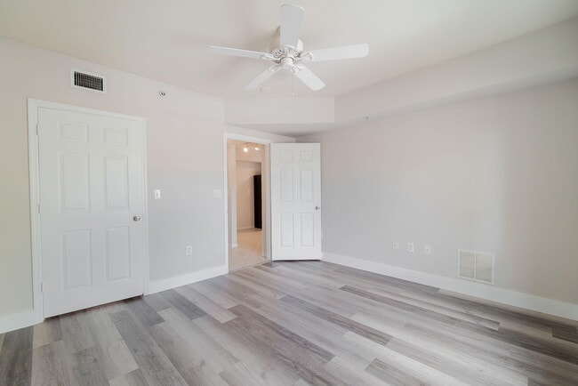 Building Photo - 6386 Emerald Dunes Dr