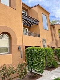 Building Photo - Contemporary Condo in Mission Valley