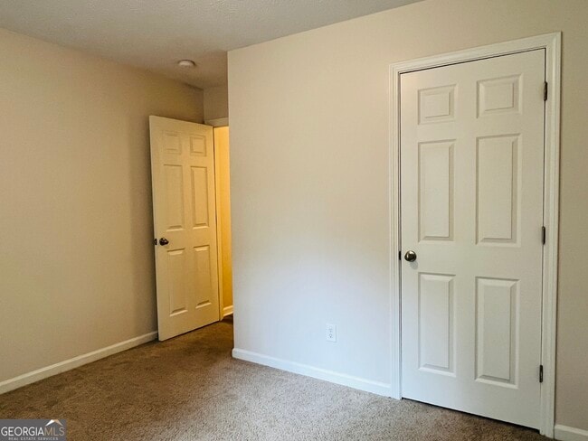 Building Photo - 108 Philmont Ct