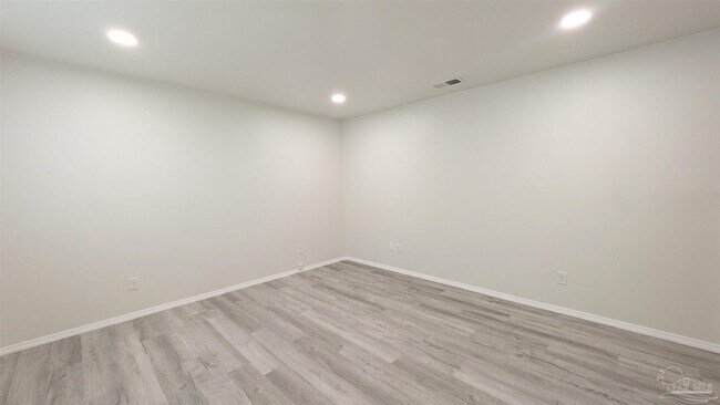 Building Photo - 9644 Hollowbrook Dr