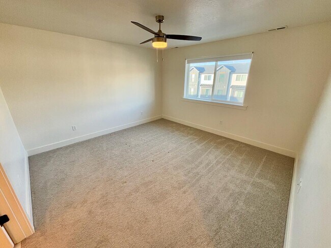 Building Photo - 638 E 360 S