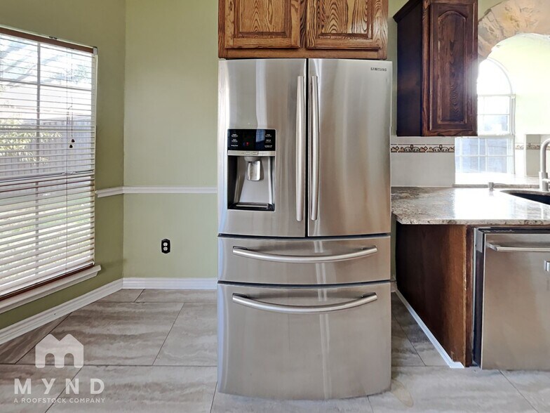 Building Photo - 102 Elm Fork Dr
