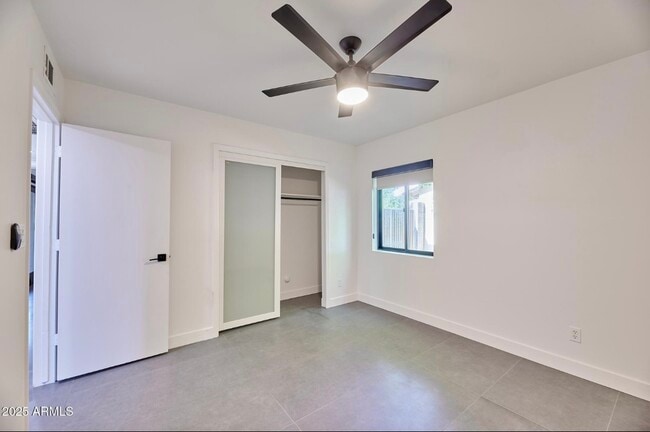 Building Photo - 5324 E Hillery Dr