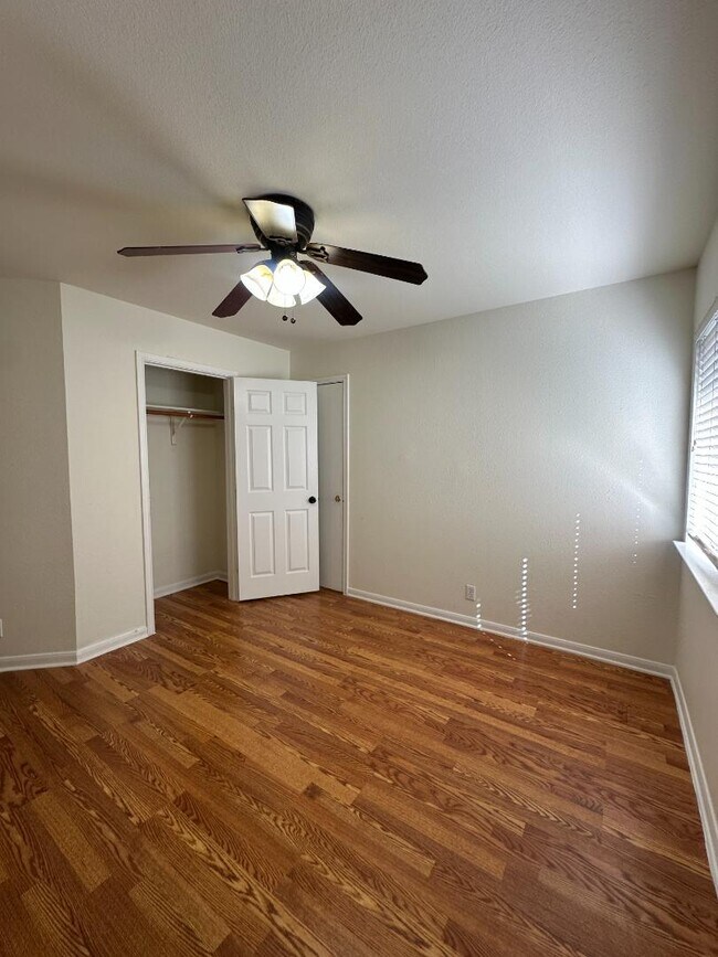 Building Photo - 12360 Hart Crest