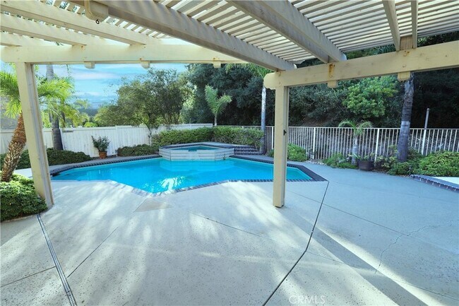 Building Photo - 2760 Hidden Hills Way W