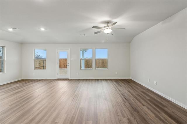 Building Photo - 711 Easthill Dr
