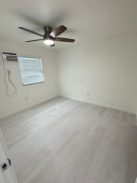 Building Photo - 3431 Hi St