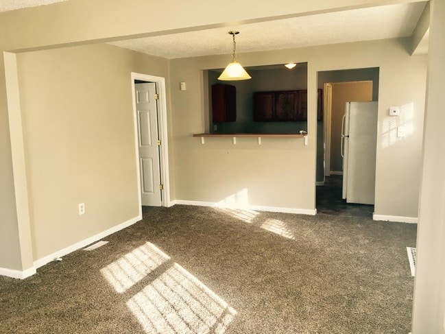 Building Photo - 4022 E 68th Terrace