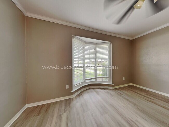 Building Photo - 1804 Mercedes Pl