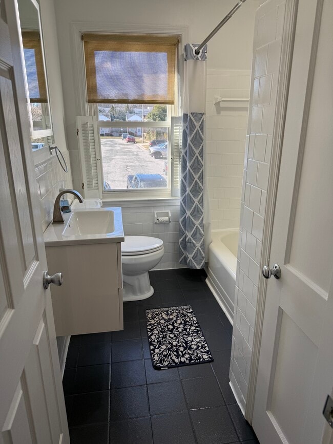 Building Photo - 21 Skidmore Ct