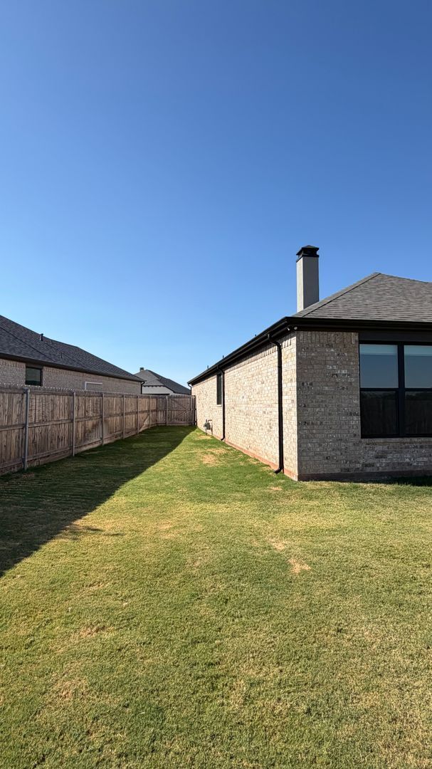 Building Photo - 5014 Cranbrook Dr