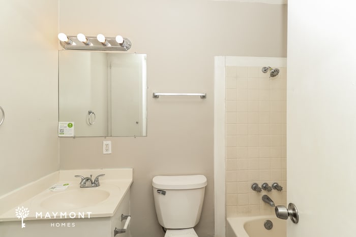 Building Photo - 421 Monica Ln