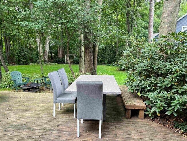 Building Photo - 4907 Pinewood Ct