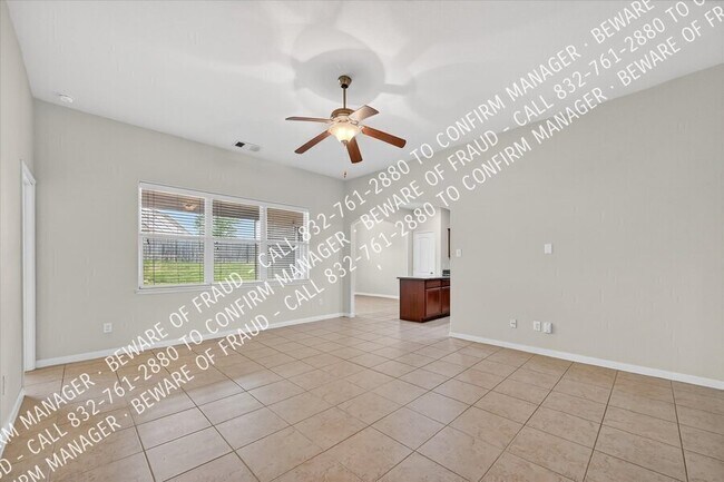 Building Photo - 2126 Redbud Dr