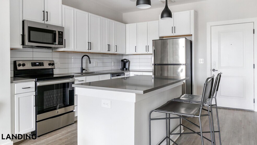 Building Photo - 1270 Hillcrest Dr