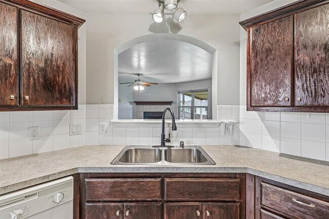 Building Photo - 1309 Marlee Cir