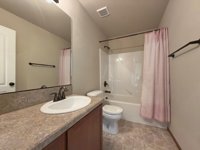 Building Photo - 1316 Robie Ln