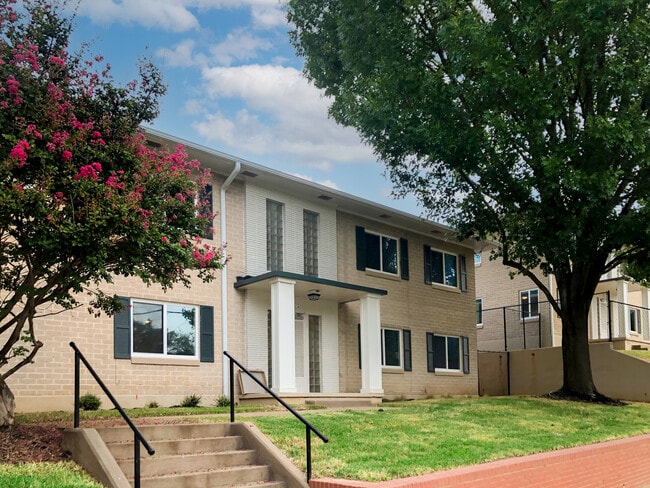 Building Photo - Laurel Flats