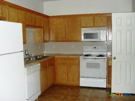 Building Photo - 2914 Ashley Dr