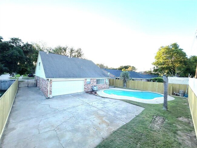 Building Photo - 119 Asheboro Dr