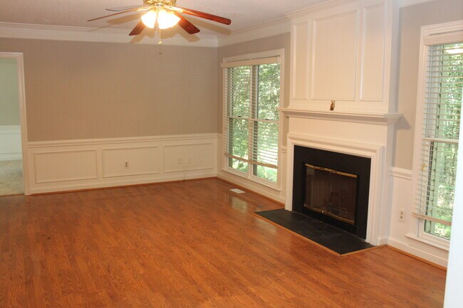 Building Photo - 4926 Benthaven Ln