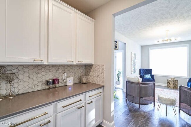 Building Photo - 538 High Point Dr