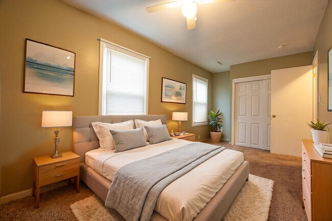 Building Photo - 2 Bedroom / 1.5 Bath Home in Carter Lake!