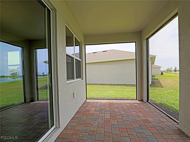 Building Photo - 269 Spg Hl Lk Lp