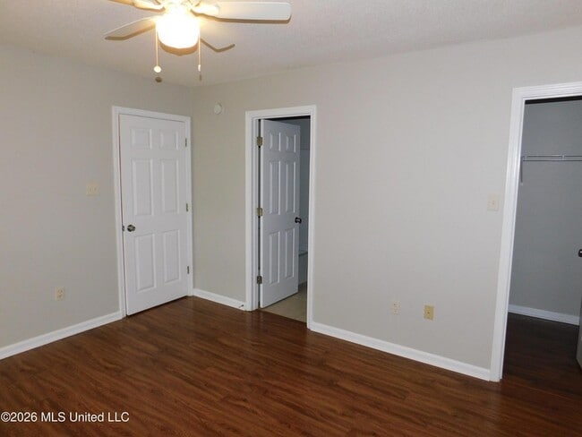 Building Photo - 5539 Bradley Dr