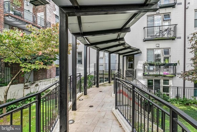 Building Photo - 1421-1423 Chapin St NW