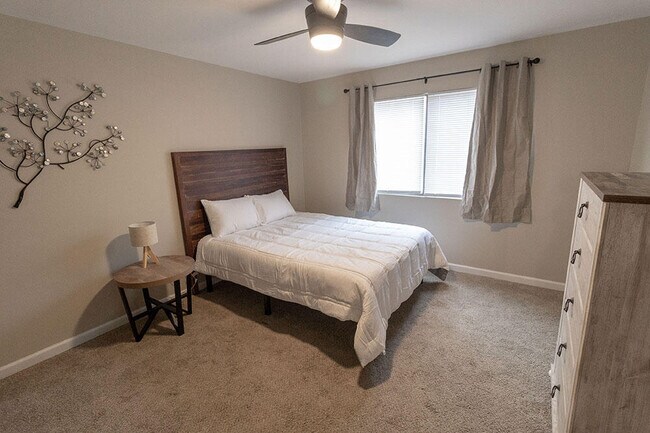 Building Photo - 801 N Ann St