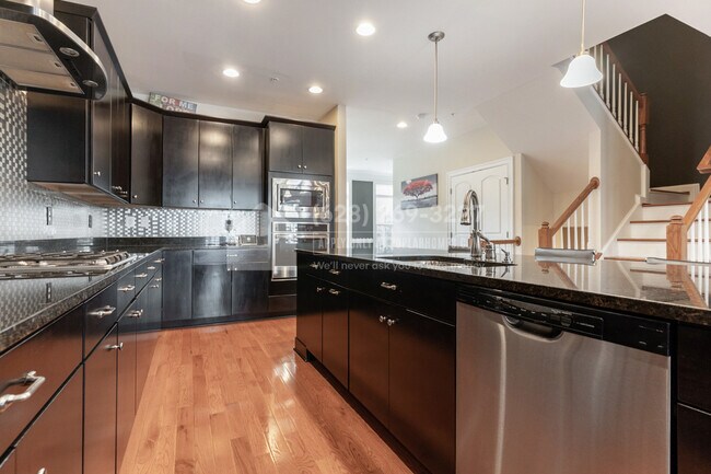 Building Photo - 15816 Swanscombe Lp