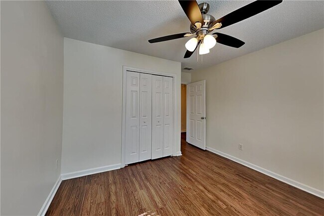 Building Photo - 162 Kipling Dr