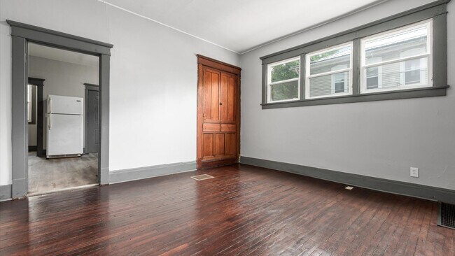 Building Photo - 279 Hudson Ave