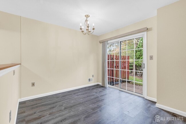 Building Photo - 267 Shady Oak Ct