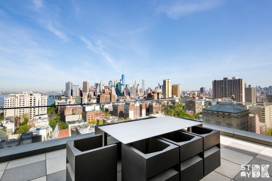 Building Photo - 172 Montague St